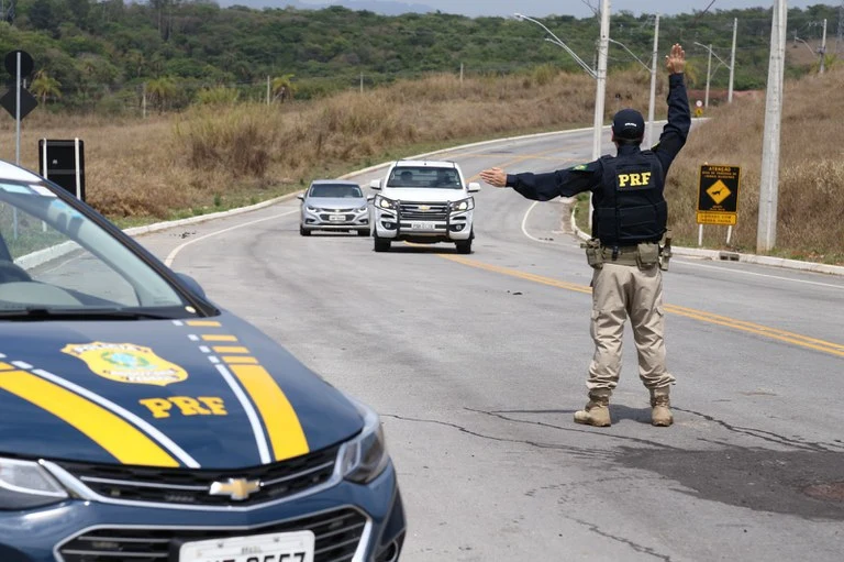 No momento, você está visualizando PRF inicia a operação no feriado de Tiradentes